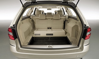 Illustration for article titled 2010 Mercedes E-Class Estate Debuts Ahead Of Frankfurt